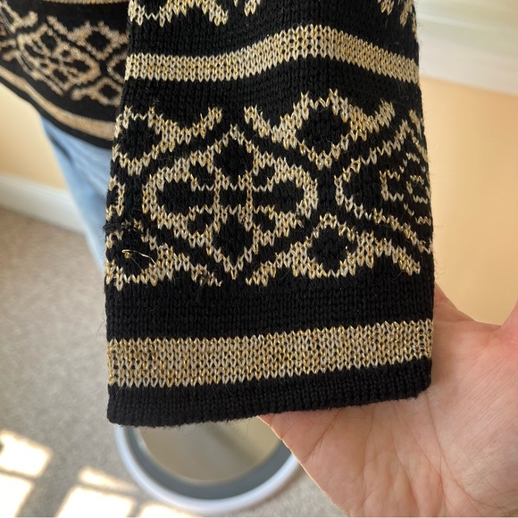 Vintage black gold metallic abstract sweater - Picture 9 of 10